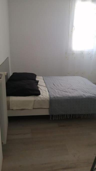 Apartment Loue Spacieux Et Familiale A Marignane, La Galagoviere, 8 Rue De Wolfsburg *